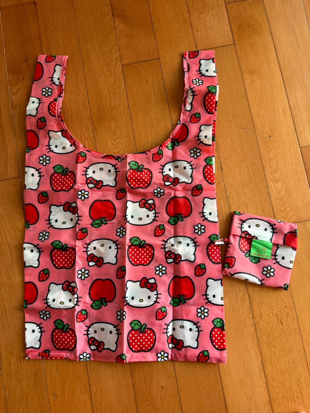 BAGGU Hello Kitty Apple Reusable Bag Standard Size